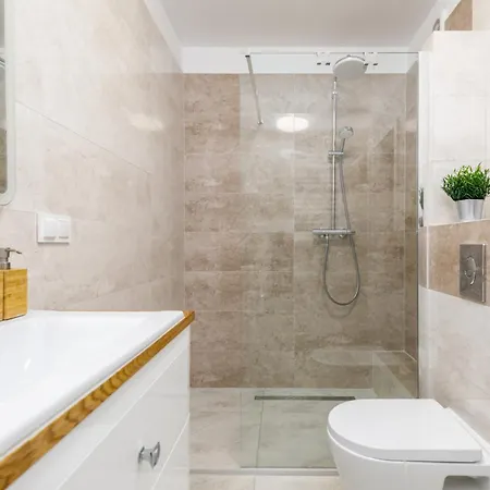 Elegant Na Wydmach With Balcony And Parking By Renters Daire